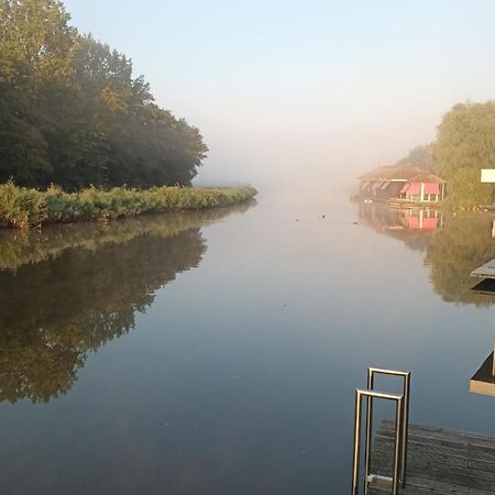 Ferienwohnung Bb De Woonboot Anna Paulowna Exterior foto