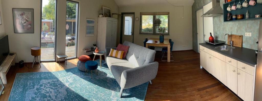 Ferienwohnung Bb De Woonboot Anna Paulowna Exterior foto