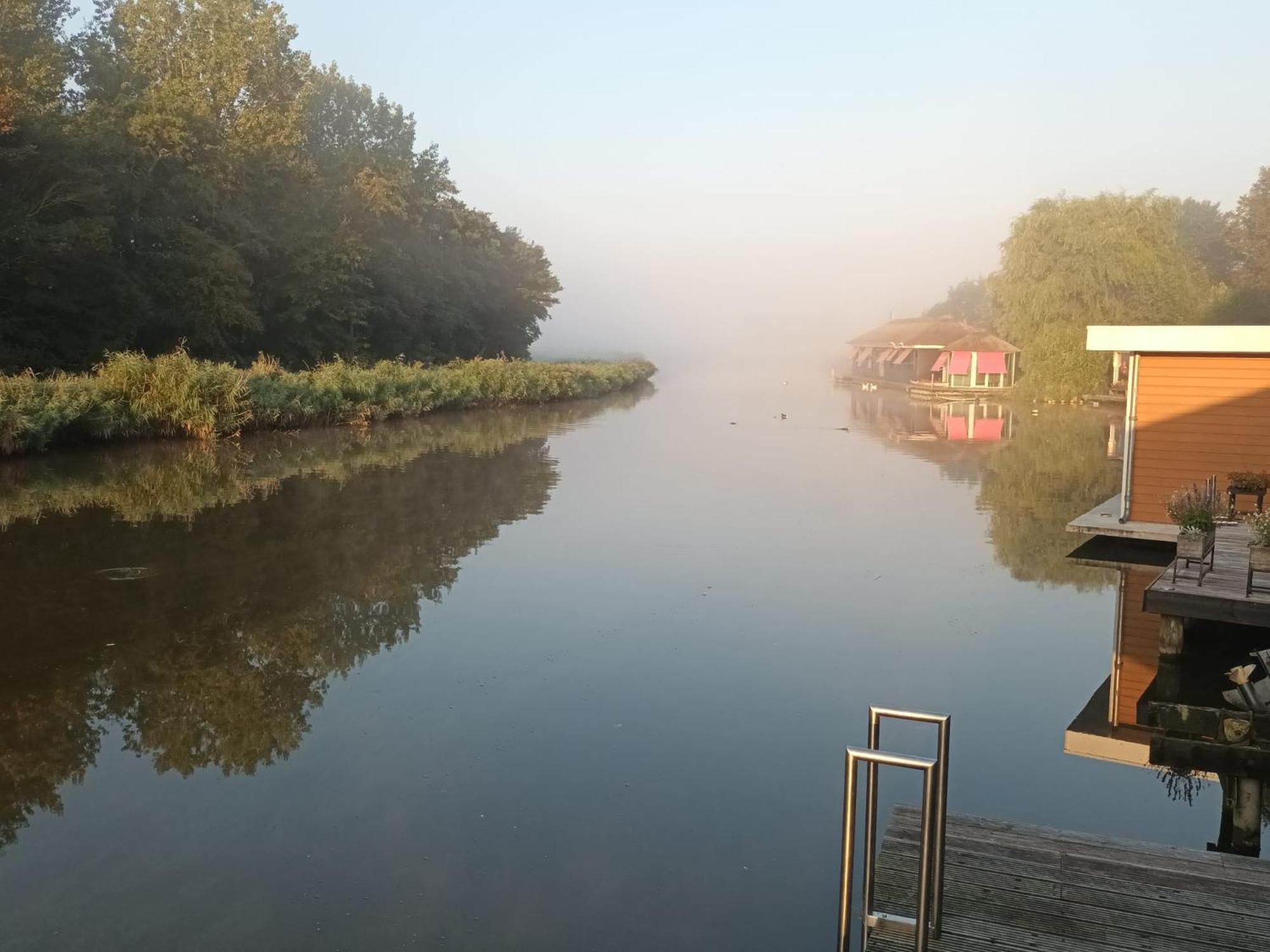 Ferienwohnung Bb De Woonboot Anna Paulowna Exterior foto